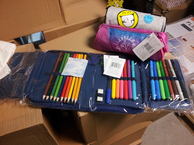 Piórniki mix rodzajów i kolorów 72 szt